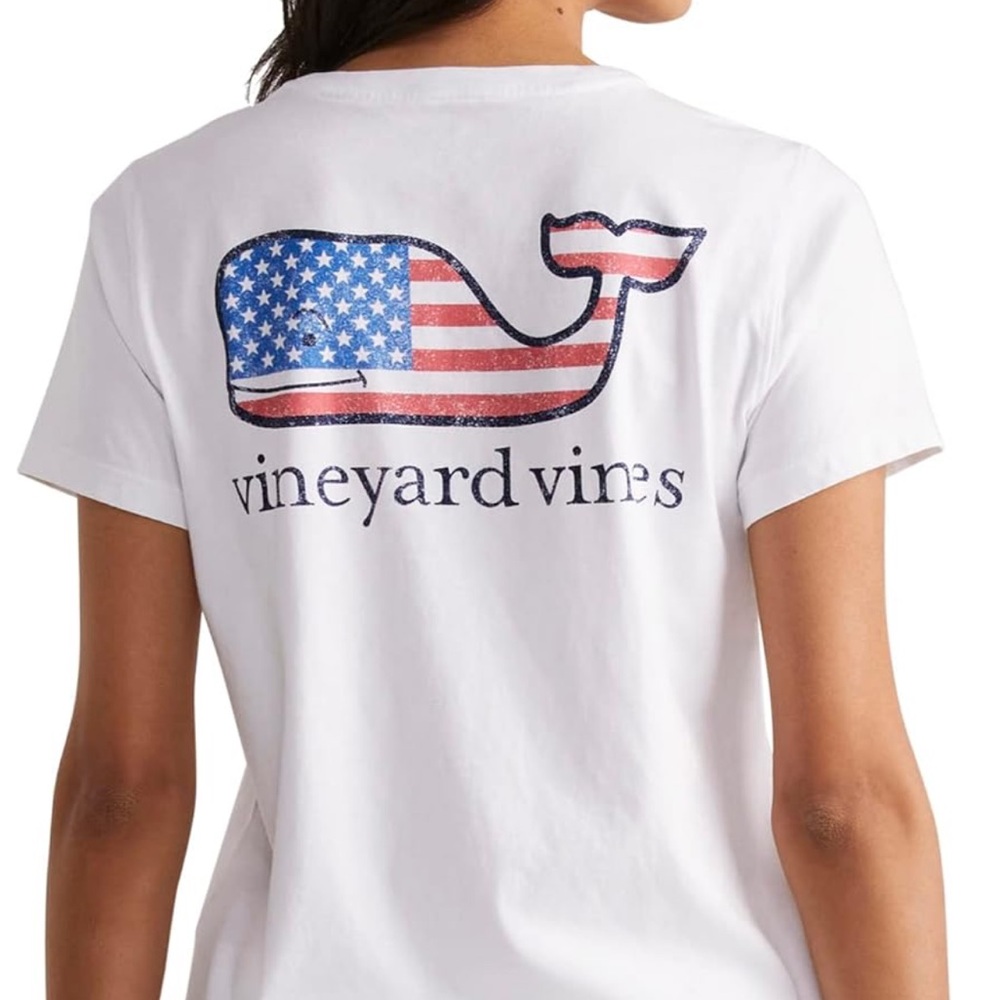 Vineyard Vines | Women’s White Short Sleeve tee |
red & blue USA Whale logo | S